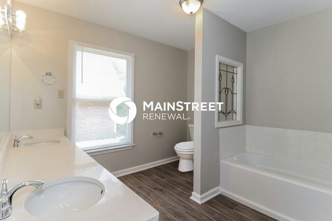 Building Photo - 4 Bedroom Pet-Friendly Home in Cordova, TN with Main Street Renewal