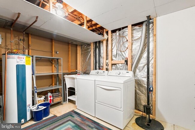 Building Photo - 15649 Mews Ct