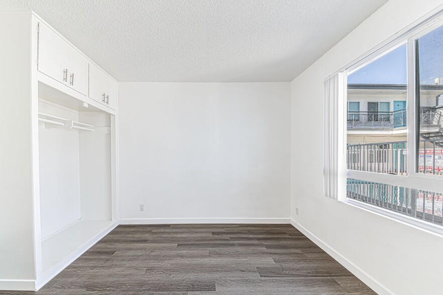 Building Photo - 5005 August St