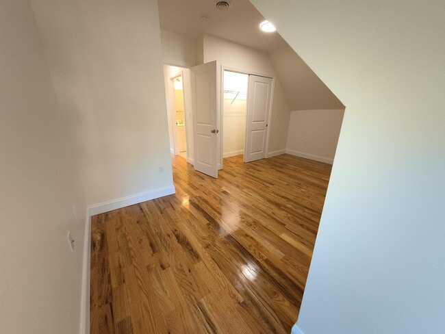 Building Photo - 386 Union Ave