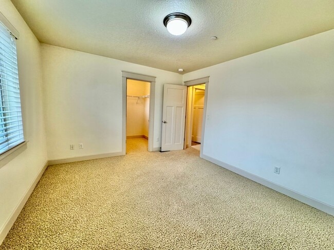 Building Photo - COMING SOON INQUIRE WITHIN- Beautiful 5 bdrm  and master on the main Home in Lacamas Meadows subd...