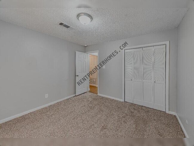 Building Photo - 200 Timberline Dr