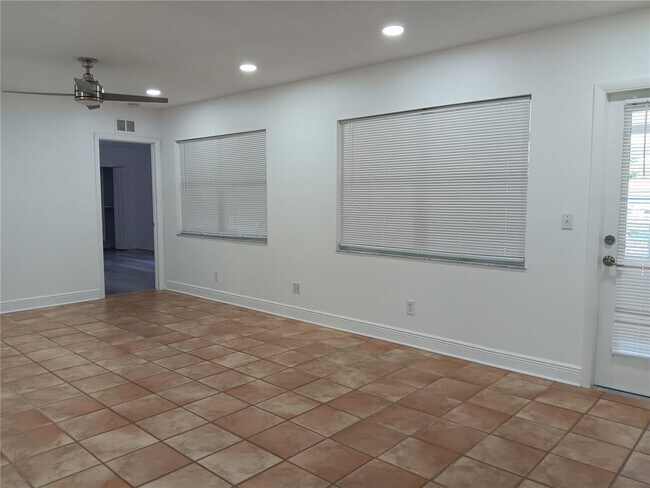 Building Photo - 4864 Lake Charles Dr N