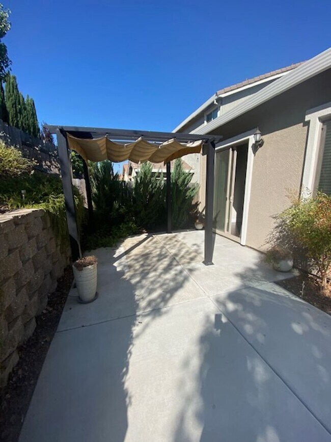 Building Photo - 2256 Ranch View Dr