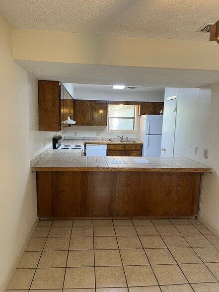 Building Photo - 44 5th St