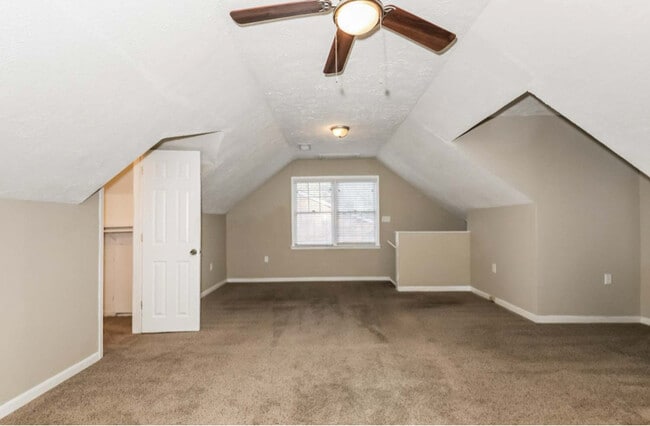 Building Photo - 2444 Quentin Dr