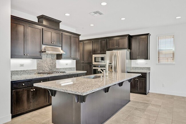 Building Photo - Stunning 4 Bedrooms 3.5 Bathrooms Two Story Home Located Short Distance of Sonoma State Universit...