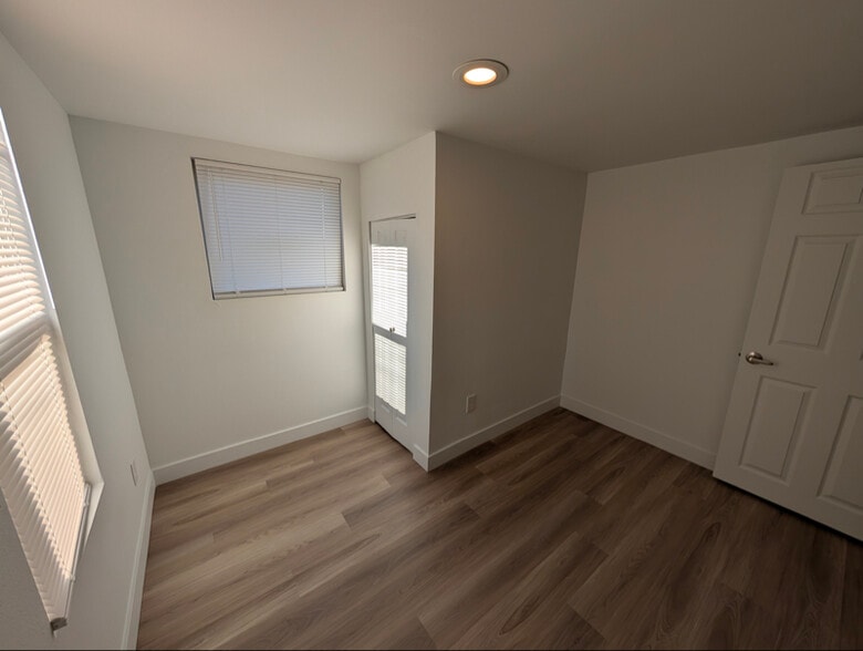 Building Photo - 1705 Lombard Ave