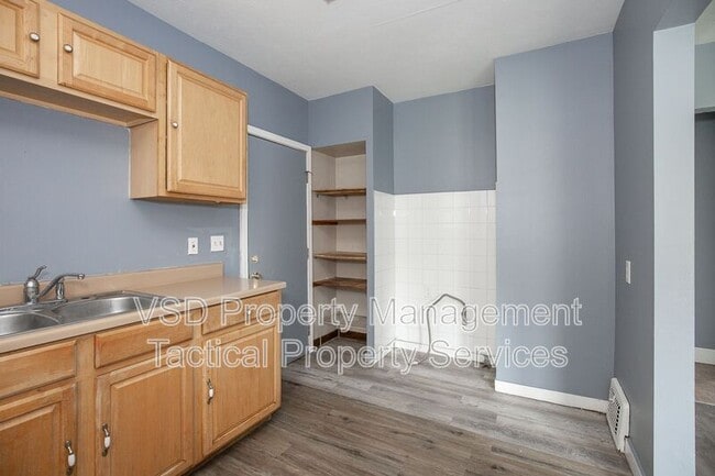 Building Photo - 3486 W 60th St