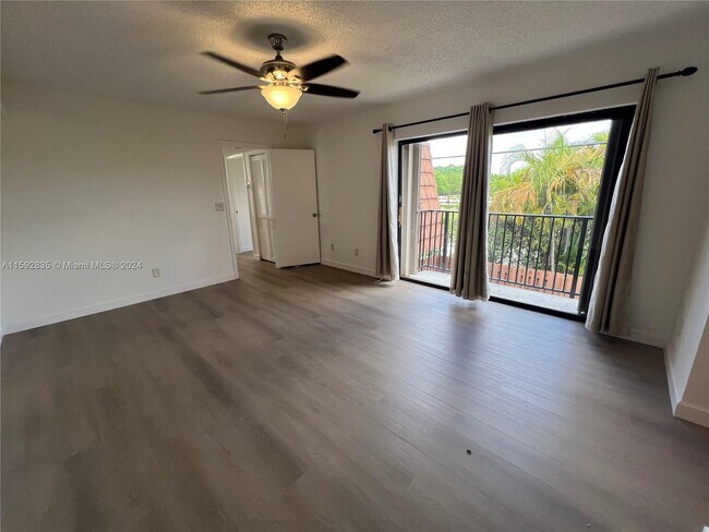 Building Photo - 773 SW 120th Way