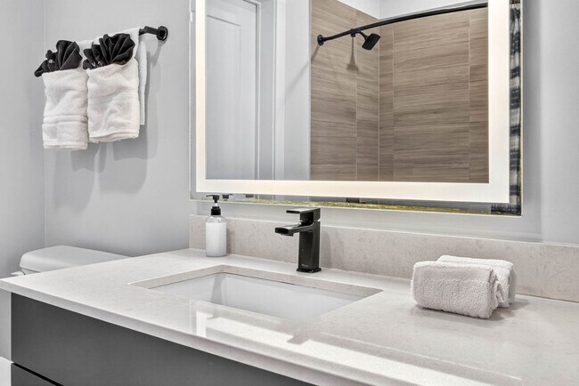 Building Photo - 1116 Gramercy Ln