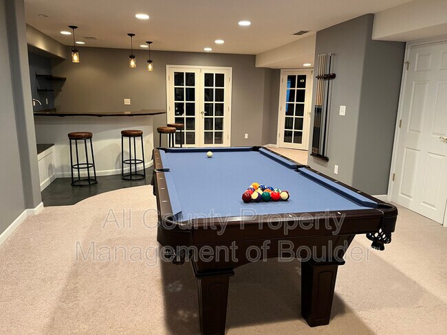 Building Photo - 1445 S Larkspur Ct