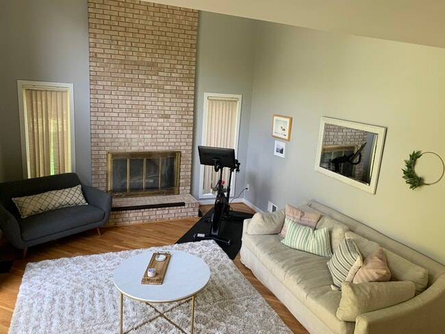 Building Photo - 10304 Snowpine Way