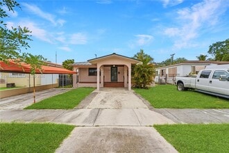 Building Photo - 121 SW 71st Ave