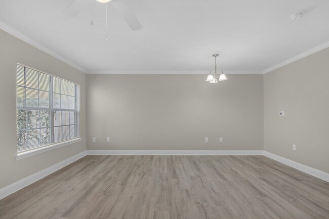 Building Photo - 537 Wingspan Way