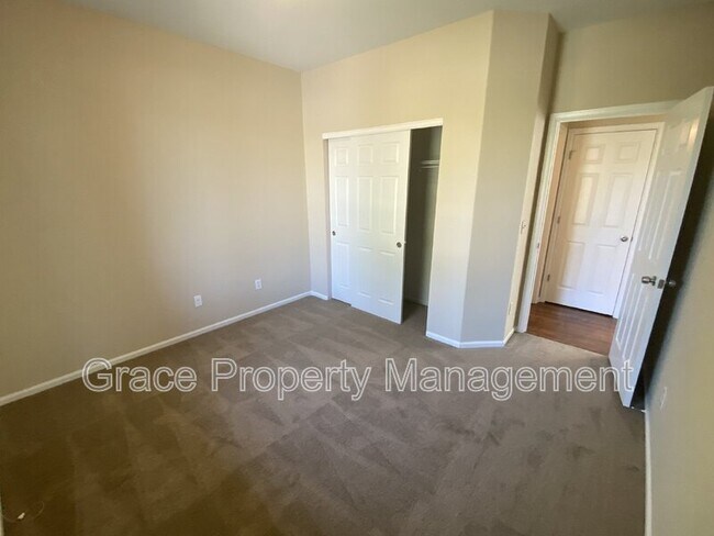 Building Photo - 10255 Ventura St