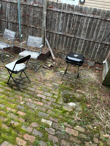 Building Photo - 14 S 14th St