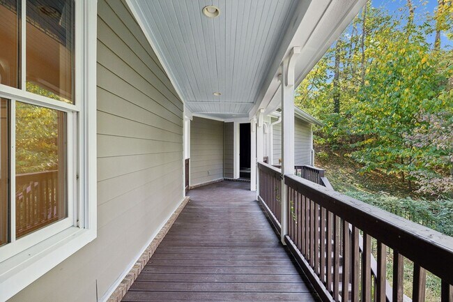 Building Photo - FULLY FURNISHED ISLAND HOME ON OLD HICKORY...