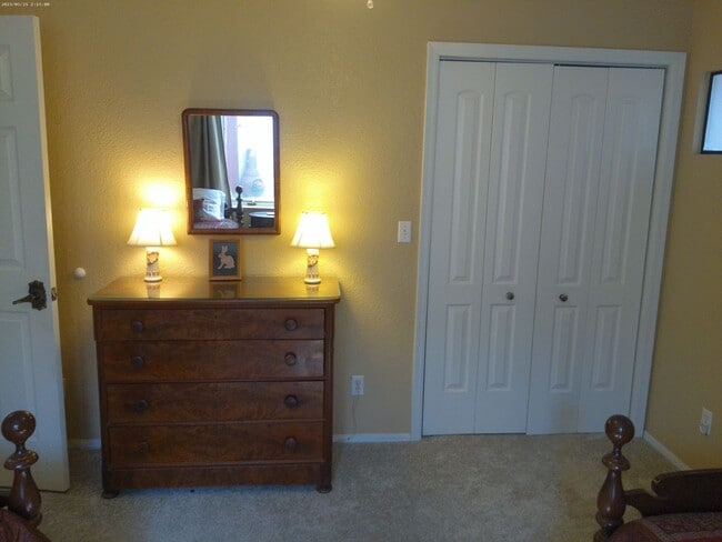 Building Photo - Entertainers Delight Beautiful Pool home Available May 12 to Sept 15, 2026