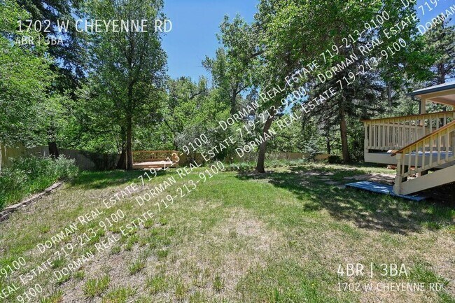 Building Photo - 1702 W Cheyenne Rd