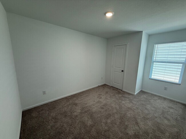 Building Photo - Brand NEW 4-bedroom, 2-bathroom home for l...