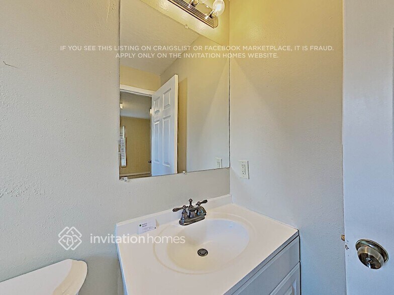 Building Photo - 1545 Reade Cir