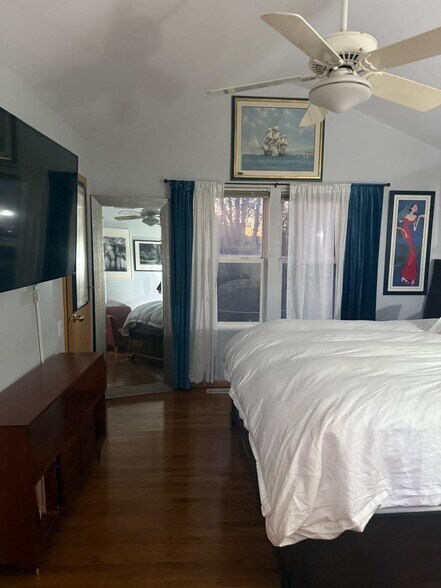 Building Photo - 1951 Spinnaker Ct