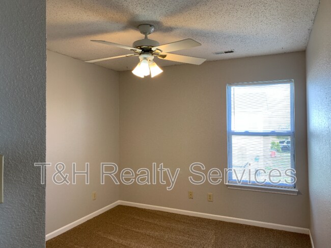 Building Photo - 5978 Claymont Blvd