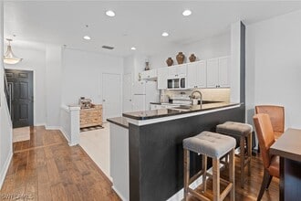 Building Photo - 941 Hampton Cir