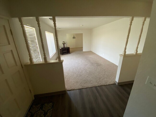 Building Photo - Charming Home for rent in Exeter, Ca