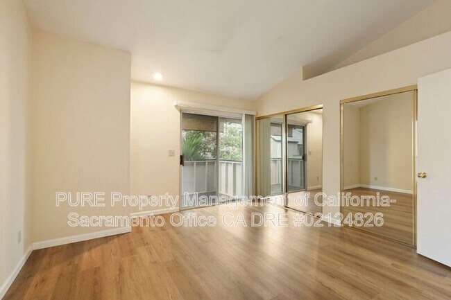 Building Photo - 9200 Madison Green Ln