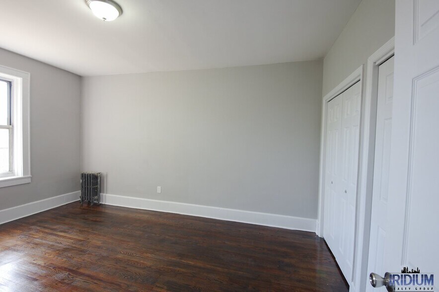 Building Photo - 471 Madison Ave