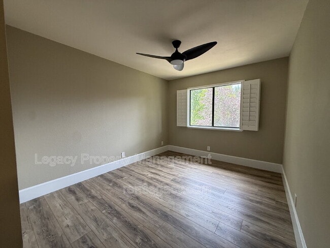 Building Photo - 3209 Serra Way