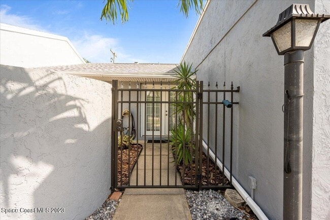 Building Photo - 131 3rd Ave