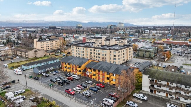 Building Photo - 1046 W 26th Ave