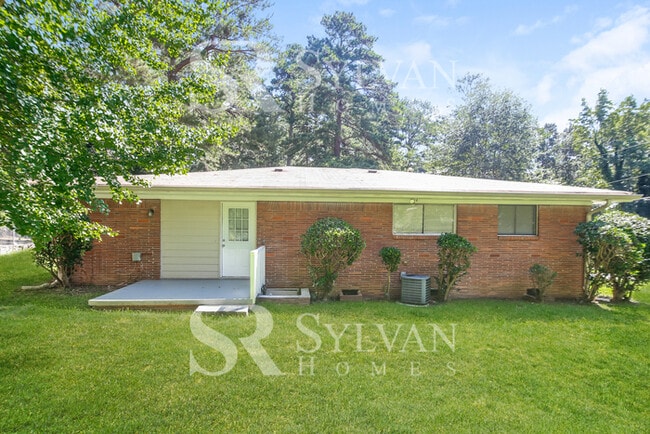 Building Photo - Carve Out a Great Life Here!