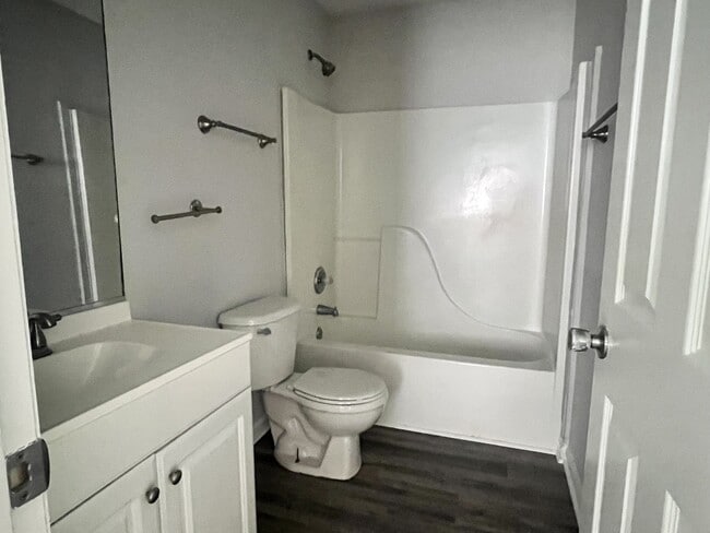 Building Photo - 4111 Glenshire Way