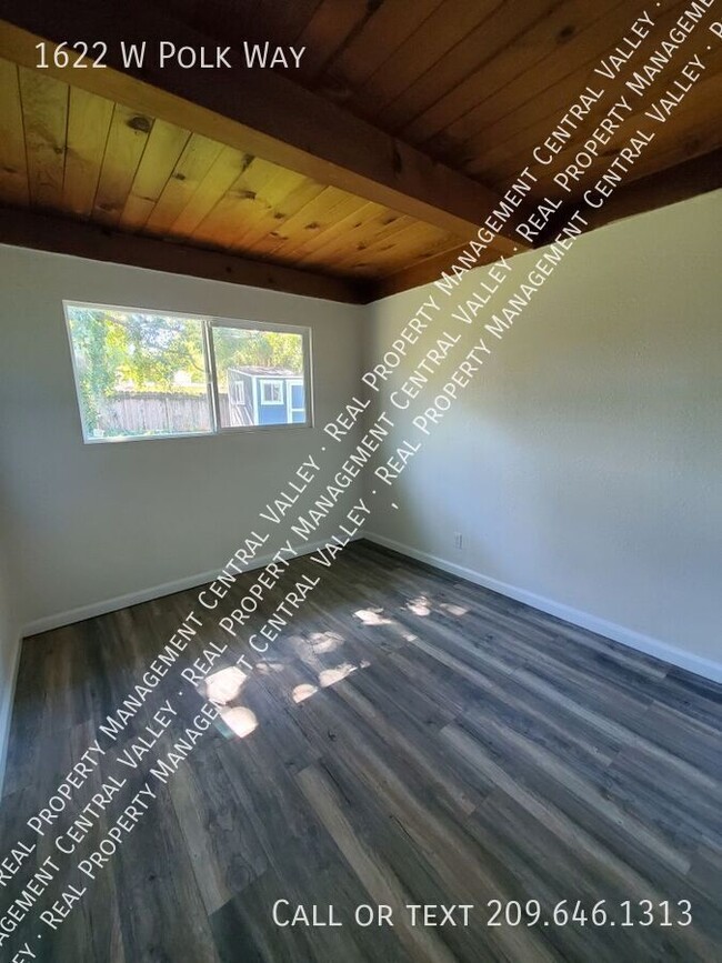 Building Photo - Cozy Stockton 4 Bedroom 2 Bath Single Stor...