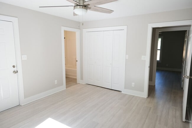 Building Photo - Charming 2BR/2BA Home
