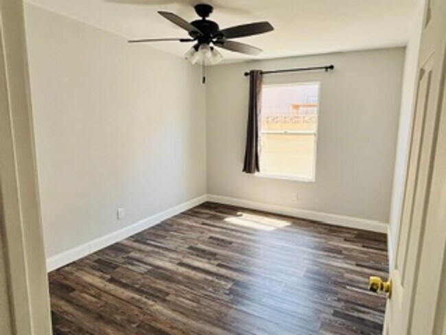 Building Photo - Beautiful Remodeled Home in Tehachapi!