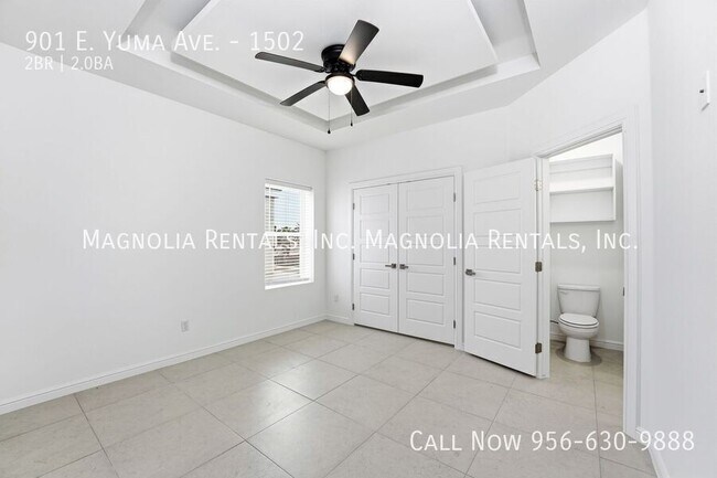 Building Photo - 901 E Yuma Ave