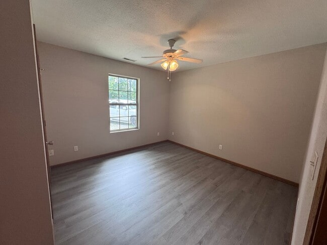Building Photo - 29 Boone Crossing