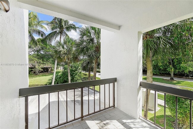 Building Photo - 398 Fern Dr