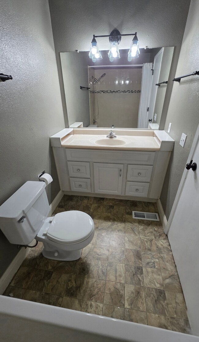 Building Photo - 3268 Beatty Cir