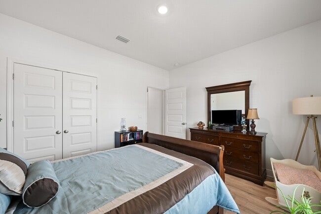 Building Photo - 157 JRS Wy