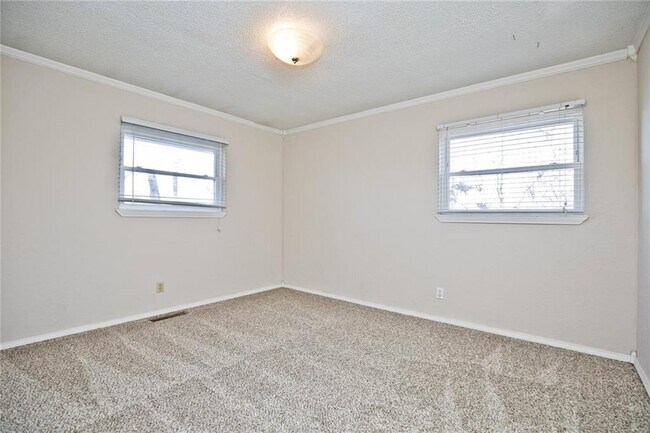 Building Photo - 11 Bromwich Ln