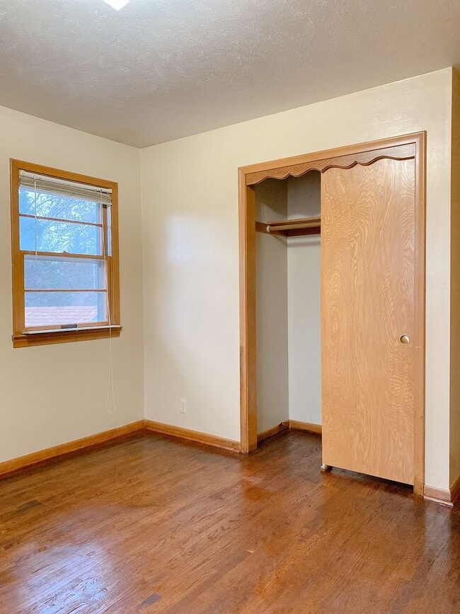 Building Photo - A wonderful 4-bedroom house in the Benson Gardens area - near Walmart Neighborhood Market, Asian ...