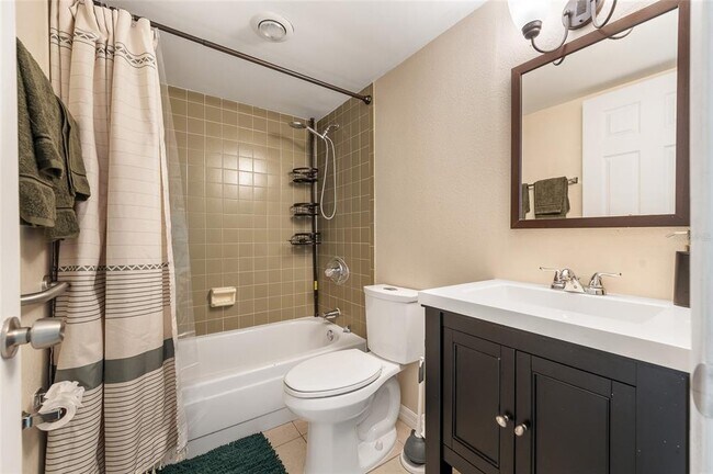 Building Photo - 5071 Eaglesmere Dr