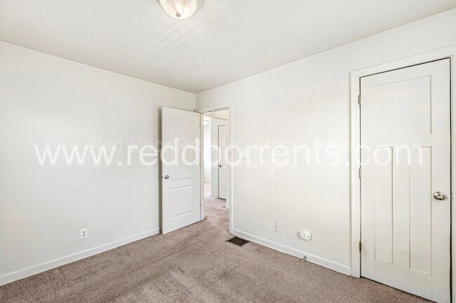 Building Photo - 1742 N Whittier Pl