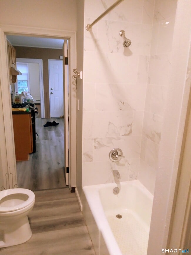 Building Photo - 3 Botsford St